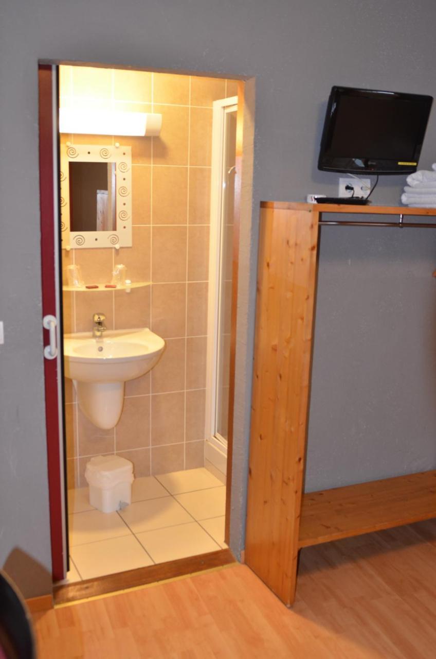 Hotel Au Fil De L'Eau セセル エクステリア 写真